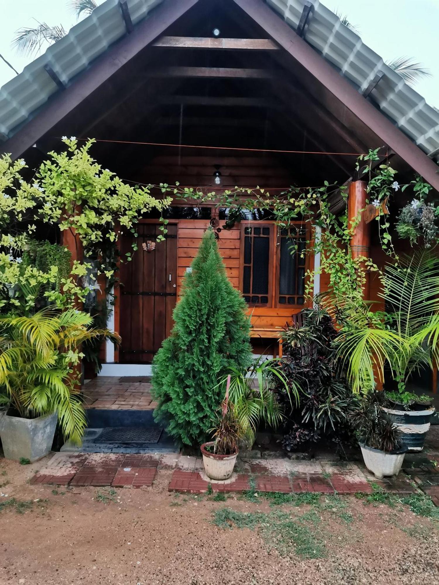 Hotel Dot Bey Beach Cabana Trikunamalaja Zewnętrze zdjęcie